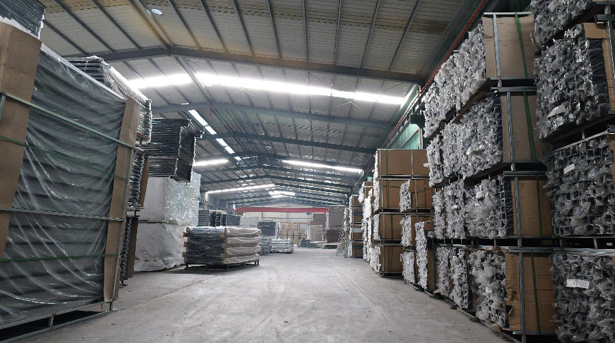 how-proper-fence-packaging-helps-australian-importers-reduce-hidden-costs-5.jpg